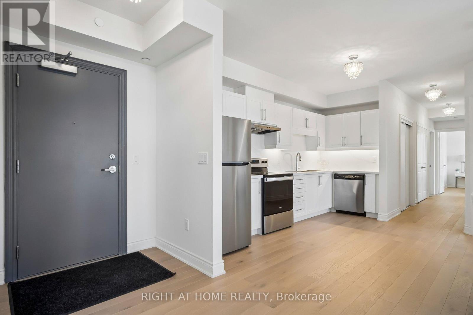406 - 110 Grew Boulevard, Georgina, Ontario  L0E 1L0 - Photo 2 - N13068322