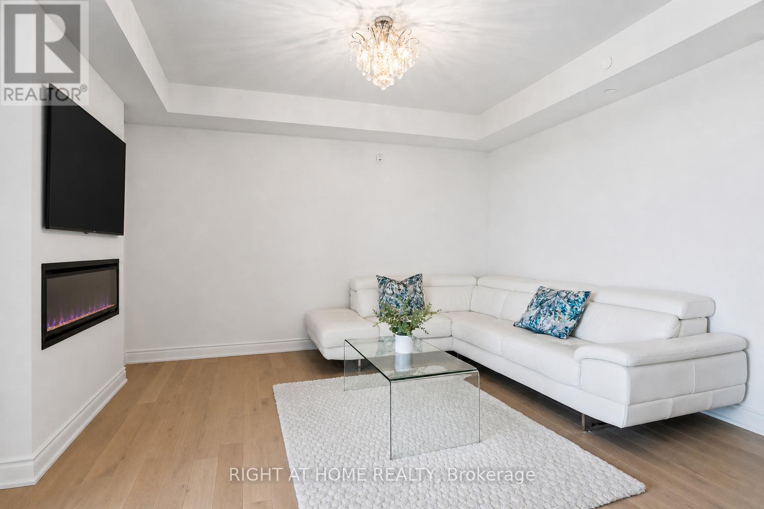 406 - 110 Grew Boulevard, Georgina, Ontario  L0E 1L0 - Photo 3 - N13068322