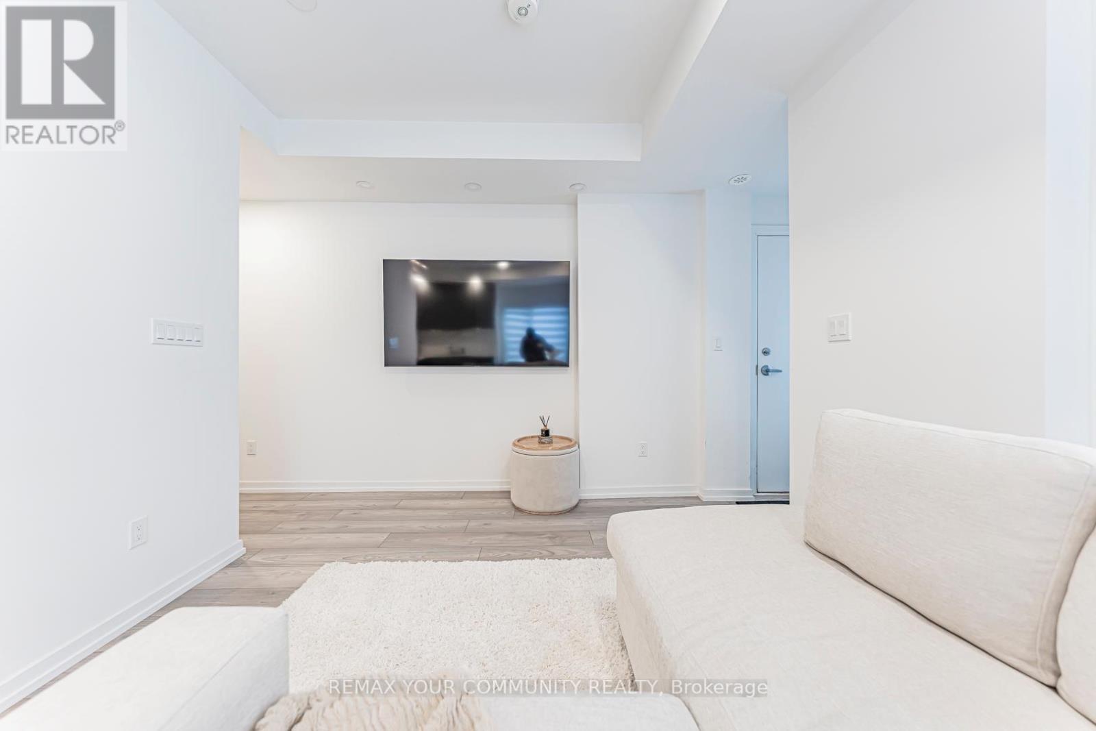 31 - 24 Lytham Green Circle, Newmarket, Ontario  L3Y 0H4 - Photo 23 - N13068660
