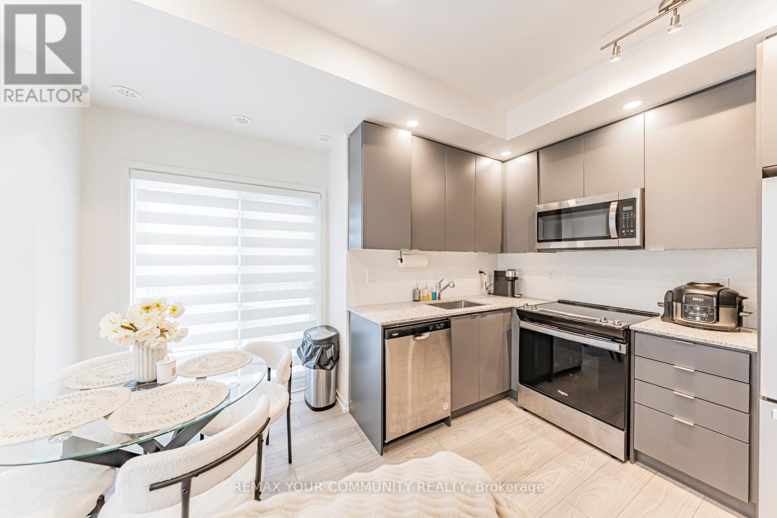 31 - 24 Lytham Green Circle, Newmarket, Ontario  L3Y 0H4 - Photo 26 - N13068660