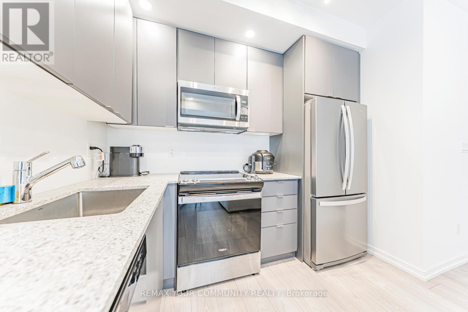 31 - 24 Lytham Green Circle, Newmarket, Ontario  L3Y 0H4 - Photo 29 - N13068660