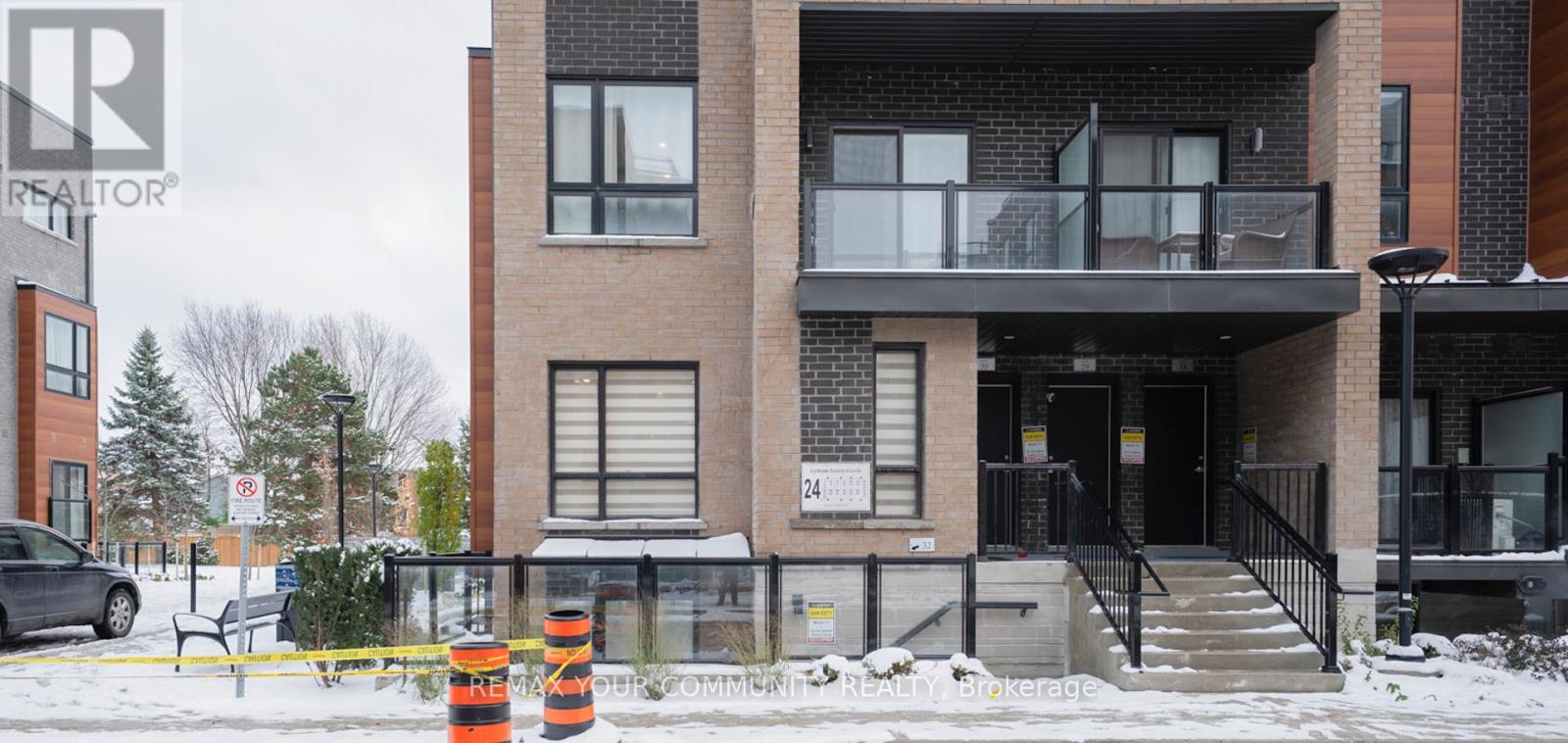 31 - 24 Lytham Green Circle, Newmarket, Ontario  L3Y 0H4 - Photo 4 - N13068660