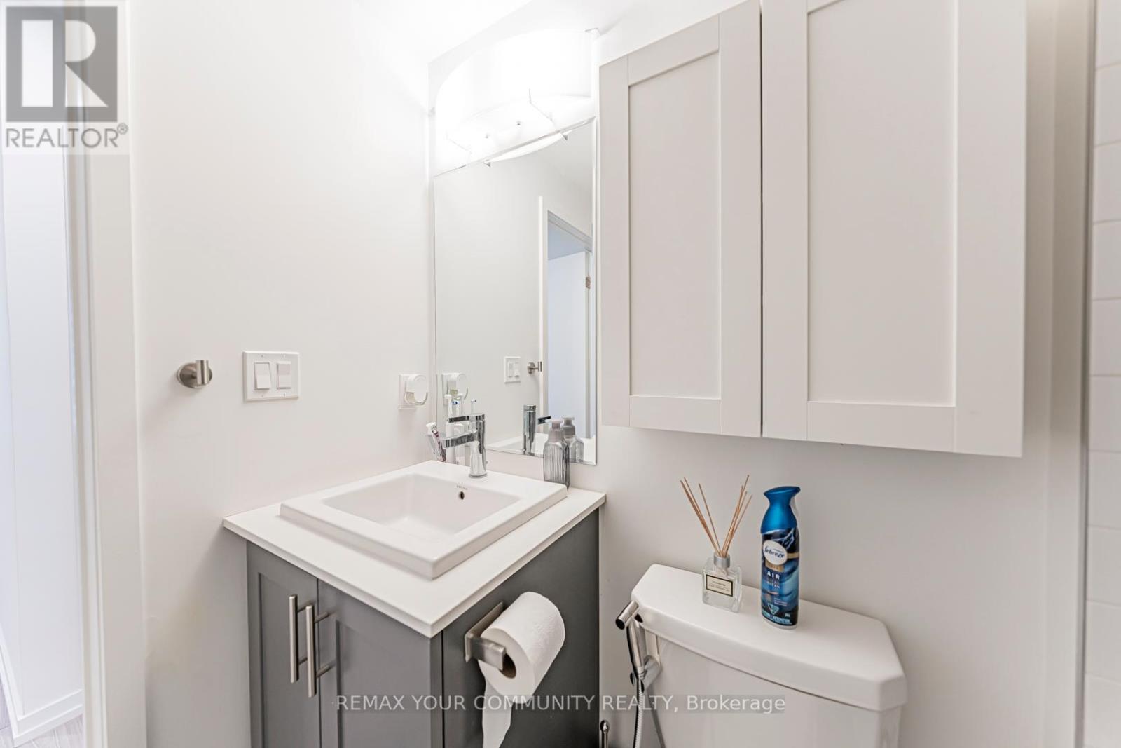 31 - 24 Lytham Green Circle, Newmarket, Ontario  L3Y 0H4 - Photo 40 - N13068660