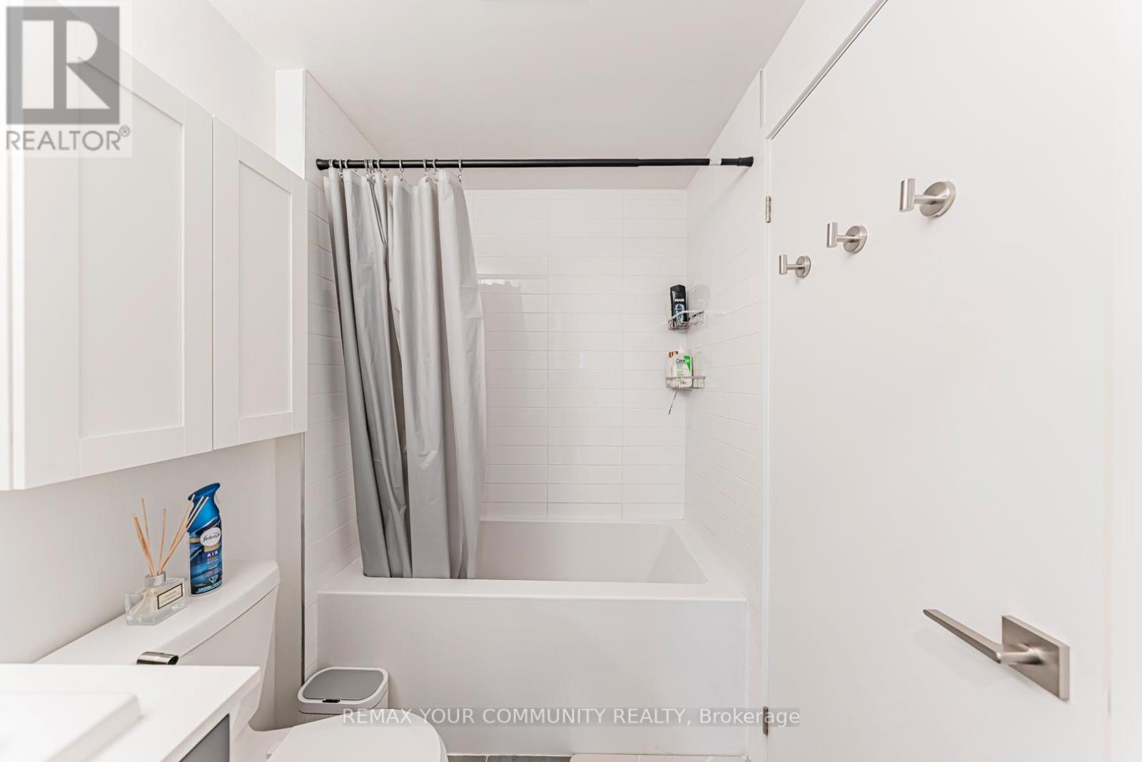 31 - 24 Lytham Green Circle, Newmarket, Ontario  L3Y 0H4 - Photo 41 - N13068660