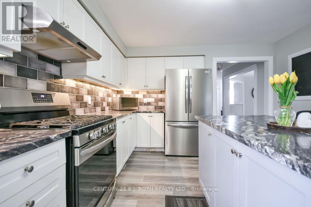 3 Prince Of Wales Drive, Barrie, Ontario  L4N 0T5 - Photo 11 - S13068308