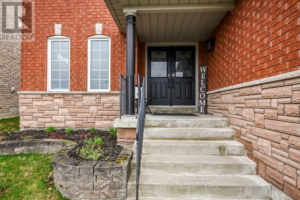 3 Prince Of Wales Drive, Barrie, Ontario  L4N 0T5 - Photo 2 - S13068308