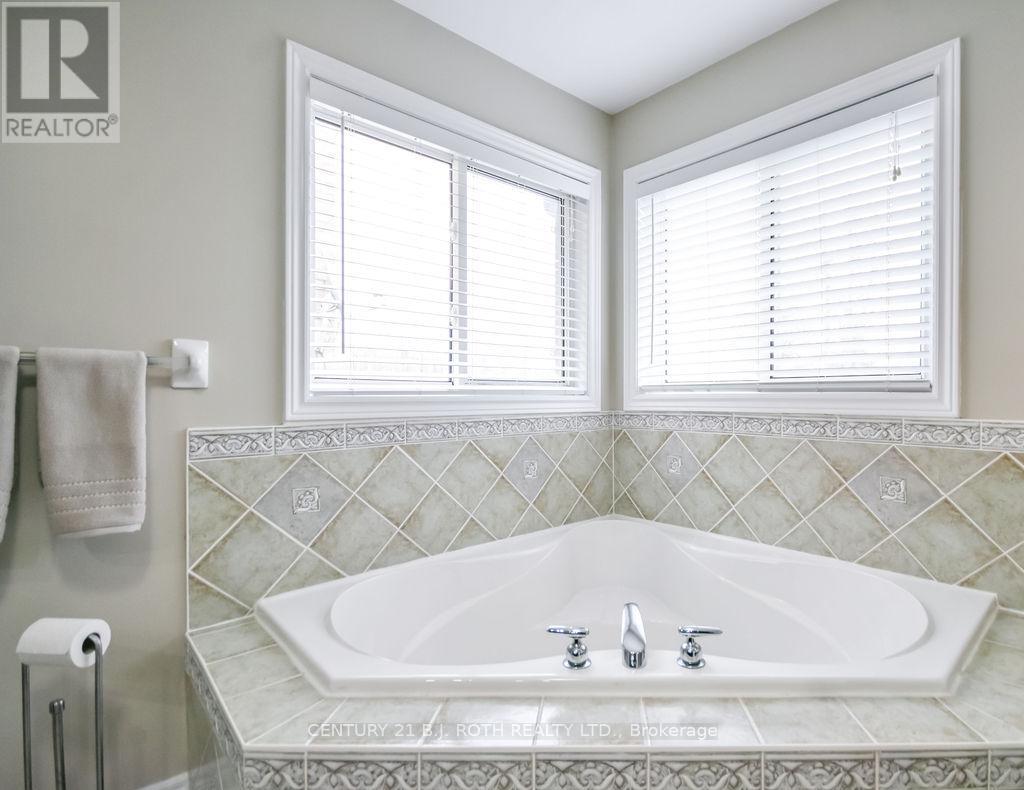 3 Prince Of Wales Drive, Barrie, Ontario  L4N 0T5 - Photo 23 - S13068308