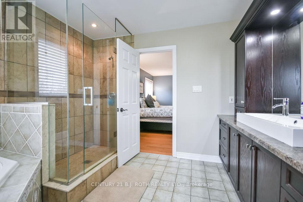 3 Prince Of Wales Drive, Barrie, Ontario  L4N 0T5 - Photo 24 - S13068308