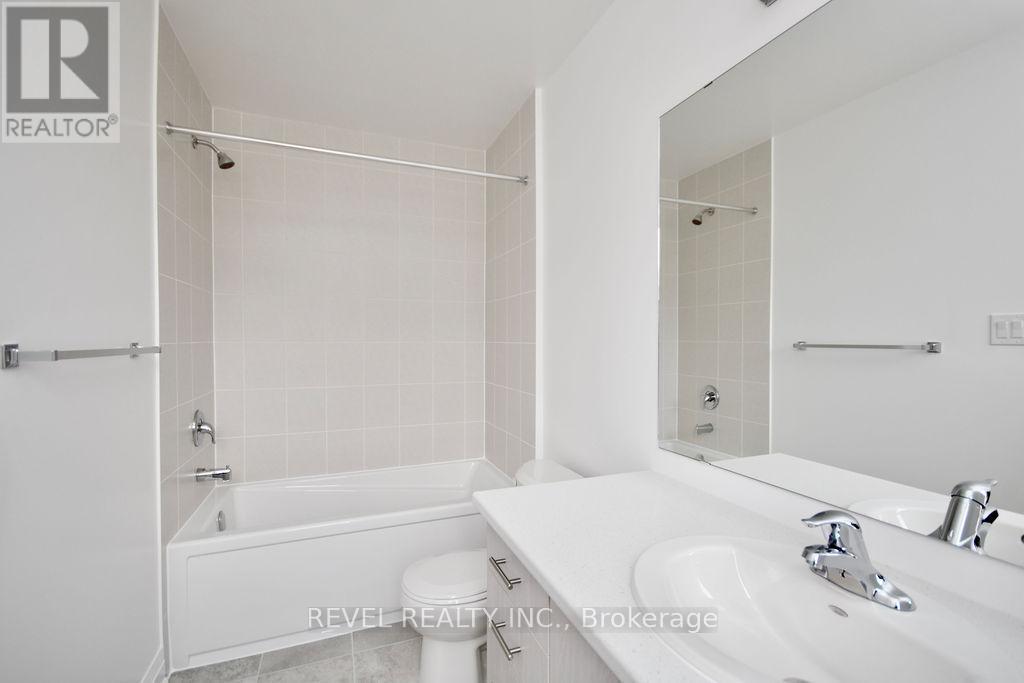 44 Barnyard Trail, Barrie, Ontario  L9J 0C2 - Photo 18 - S13068434