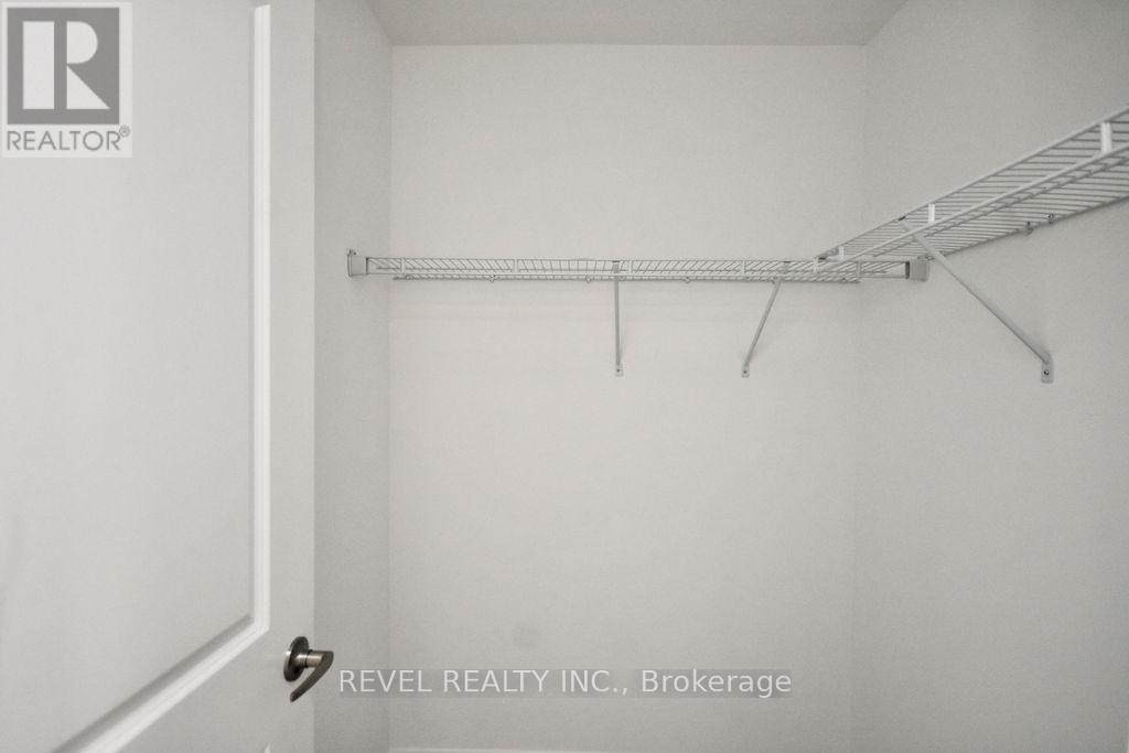 44 Barnyard Trail, Barrie, Ontario  L9J 0C2 - Photo 19 - S13068434