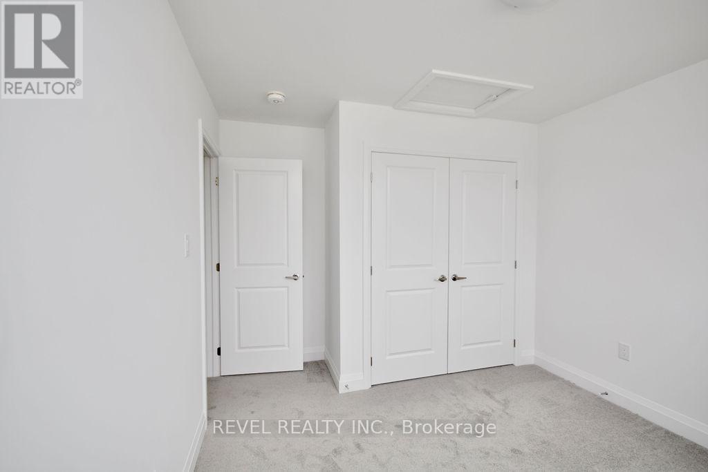 44 Barnyard Trail, Barrie, Ontario  L9J 0C2 - Photo 22 - S13068434