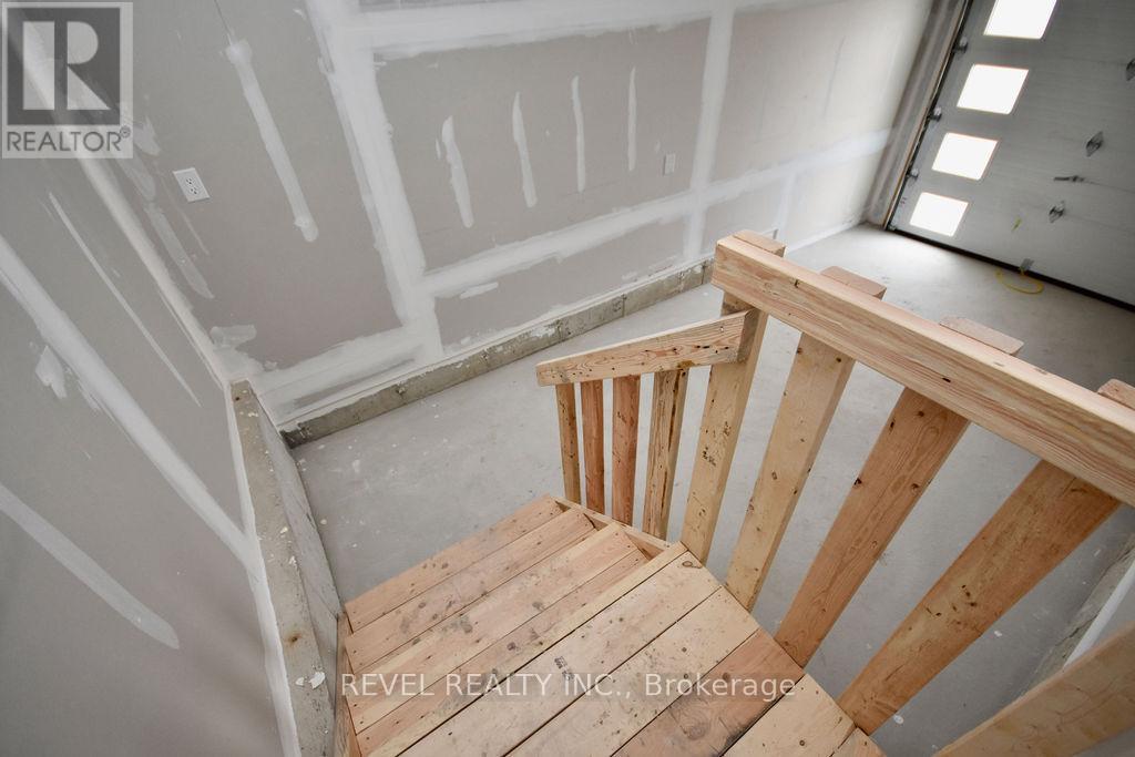 44 Barnyard Trail, Barrie, Ontario  L9J 0C2 - Photo 31 - S13068434