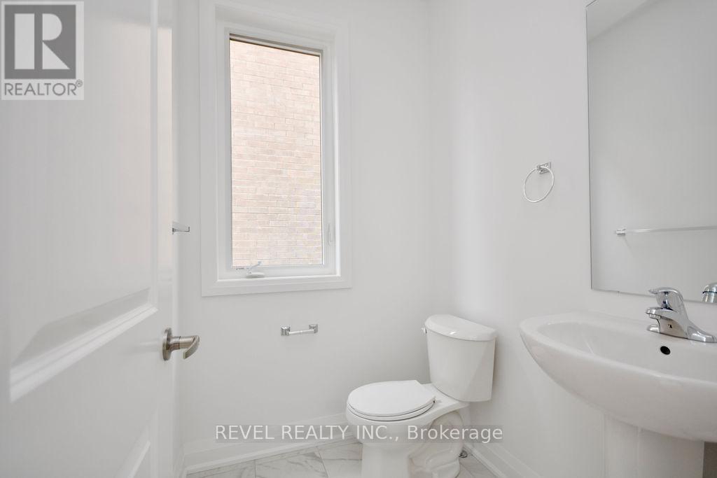 44 Barnyard Trail, Barrie, Ontario  L9J 0C2 - Photo 4 - S13068434