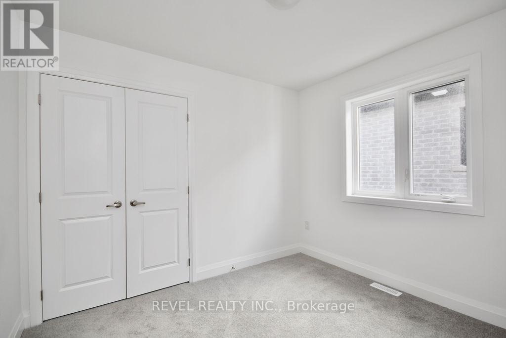 26 Lally Terrace, Barrie, Ontario  L9J 0C2 - Photo 21 - S13068450