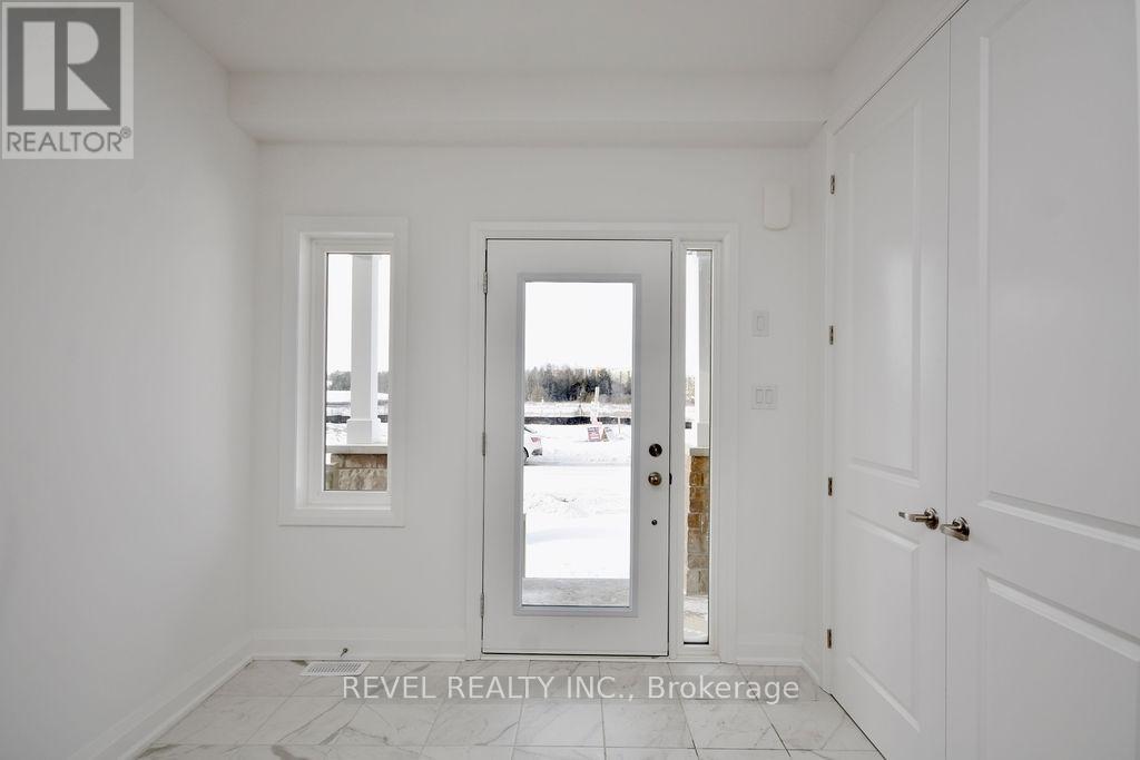 26 Lally Terrace, Barrie, Ontario  L9J 0C2 - Photo 3 - S13068450