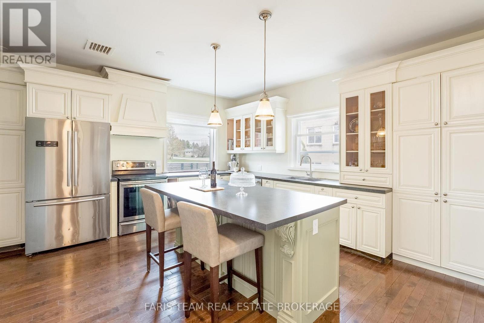 23 Yonge Street S, Springwater (Elmvale), Ontario  L0L 1P0 - Photo 5 - S13068678