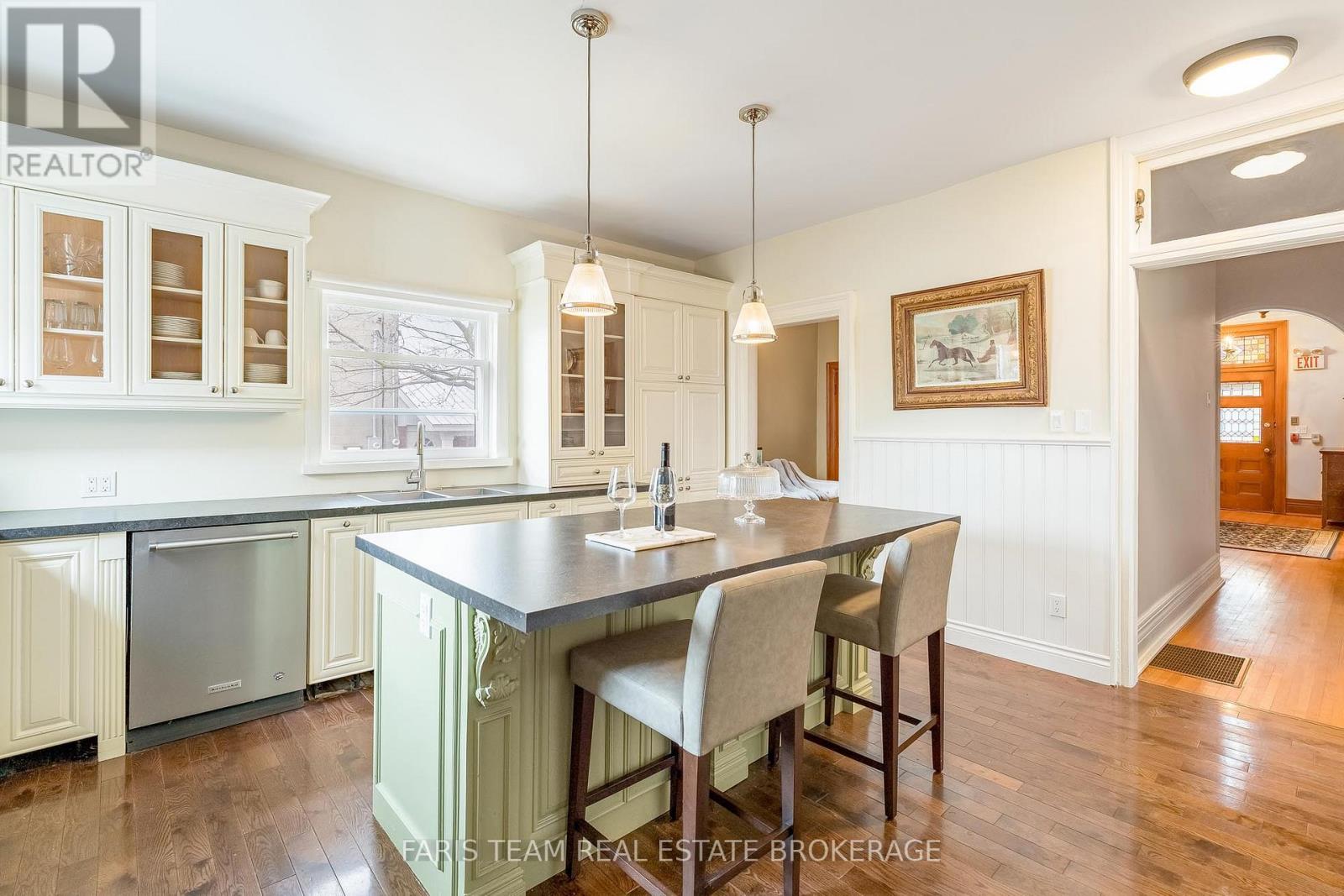 23 Yonge Street S, Springwater (Elmvale), Ontario  L0L 1P0 - Photo 6 - S13068678