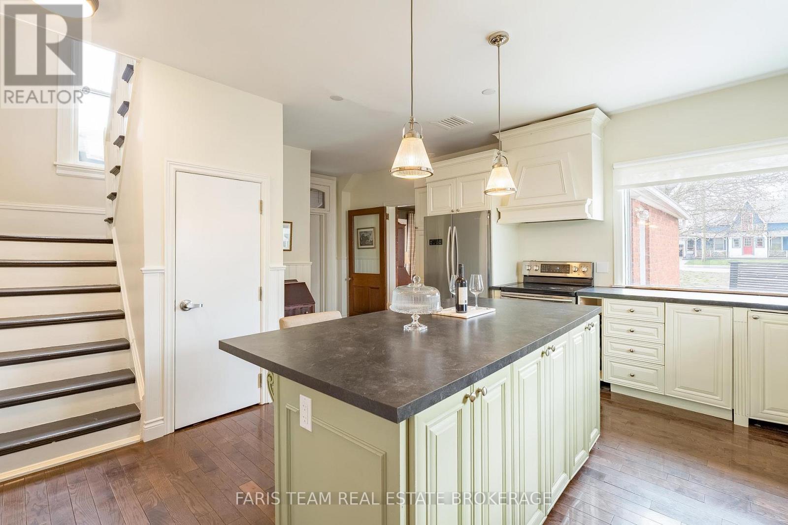 23 Yonge Street S, Springwater (Elmvale), Ontario  L0L 1P0 - Photo 9 - S13068678