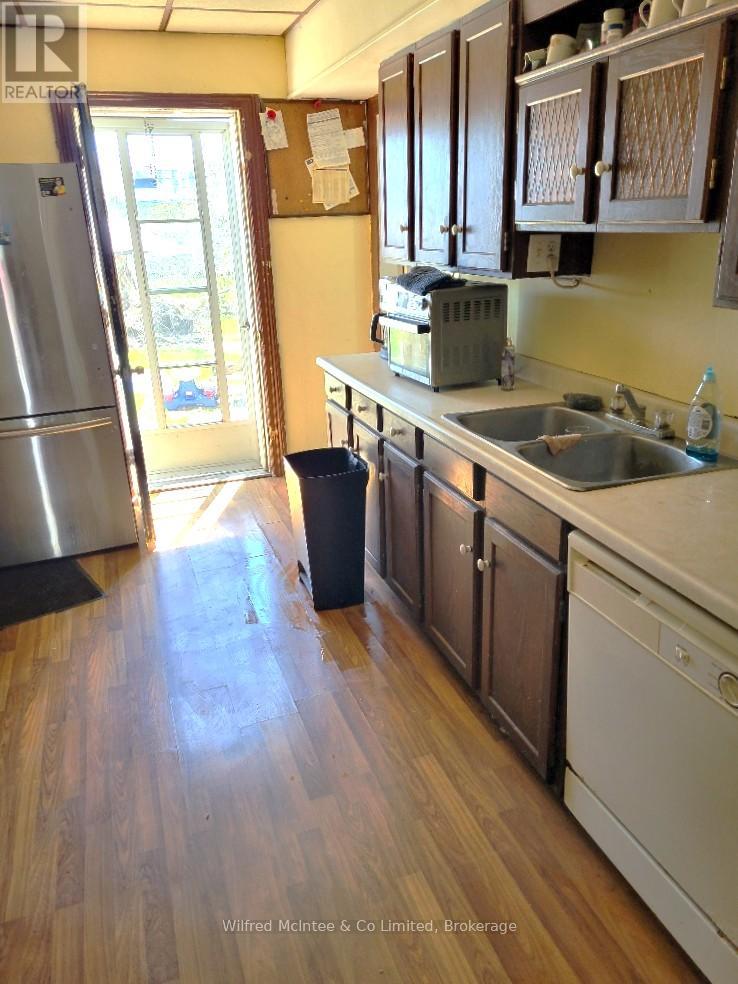 243 13th Street, Hanover, Ontario  N4N 1X1 - Photo 16 - X13063038