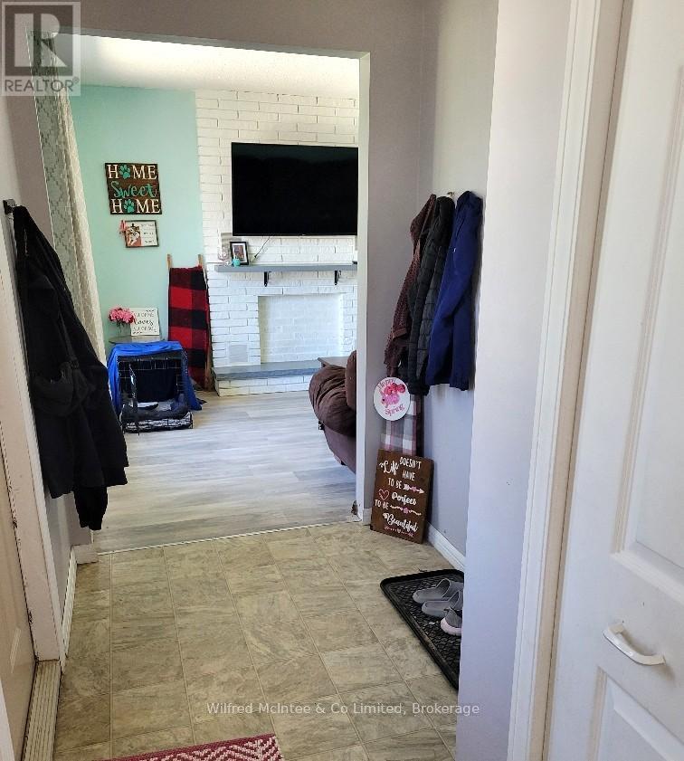 243 13th Street, Hanover, Ontario  N4N 1X1 - Photo 5 - X13063038