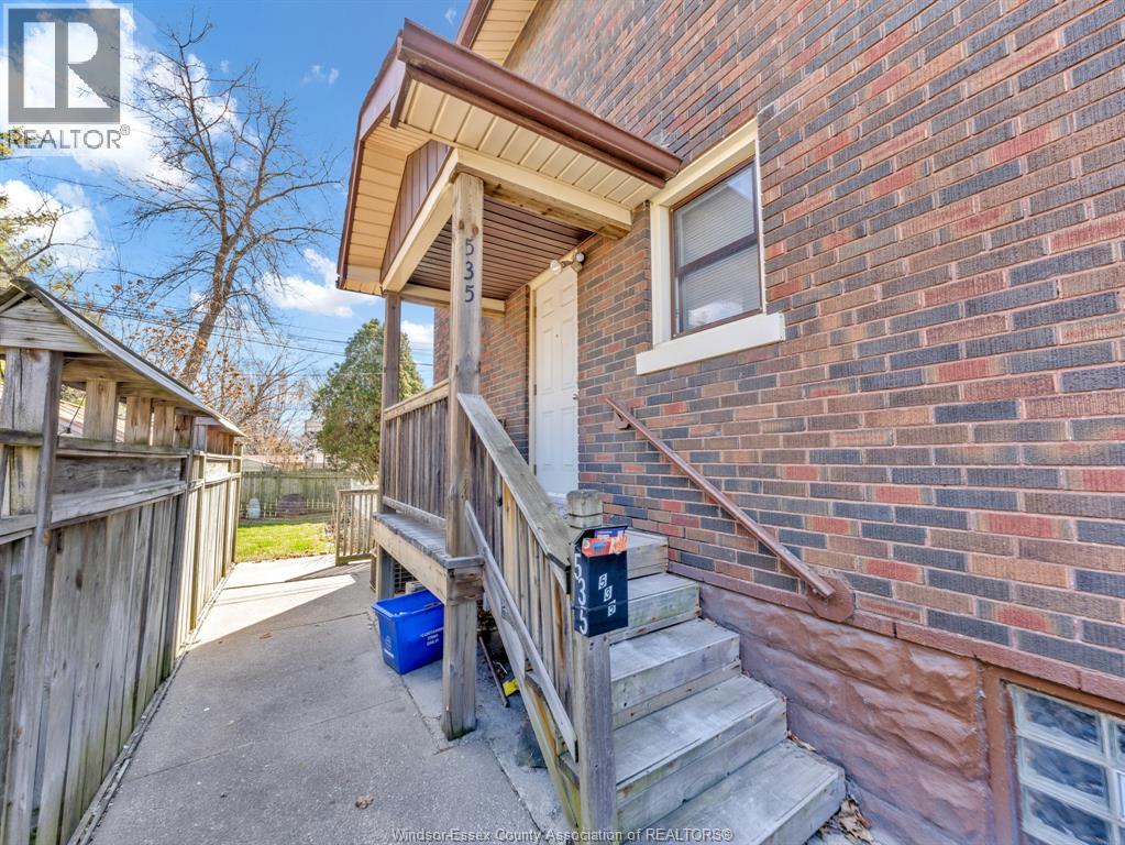 535 Pine Street, Windsor, Ontario  N9A 6E6 - Photo 2 - 26009782