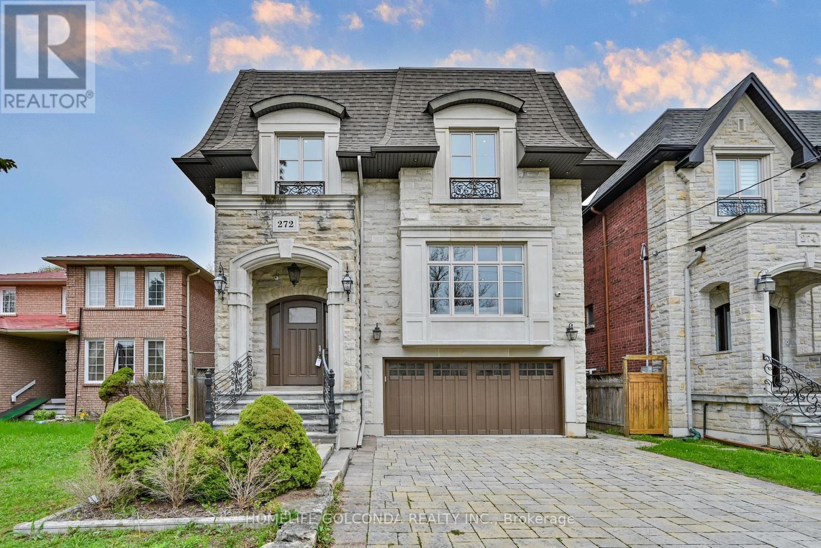 272 BYNG AVENUE, Toronto, Ontario