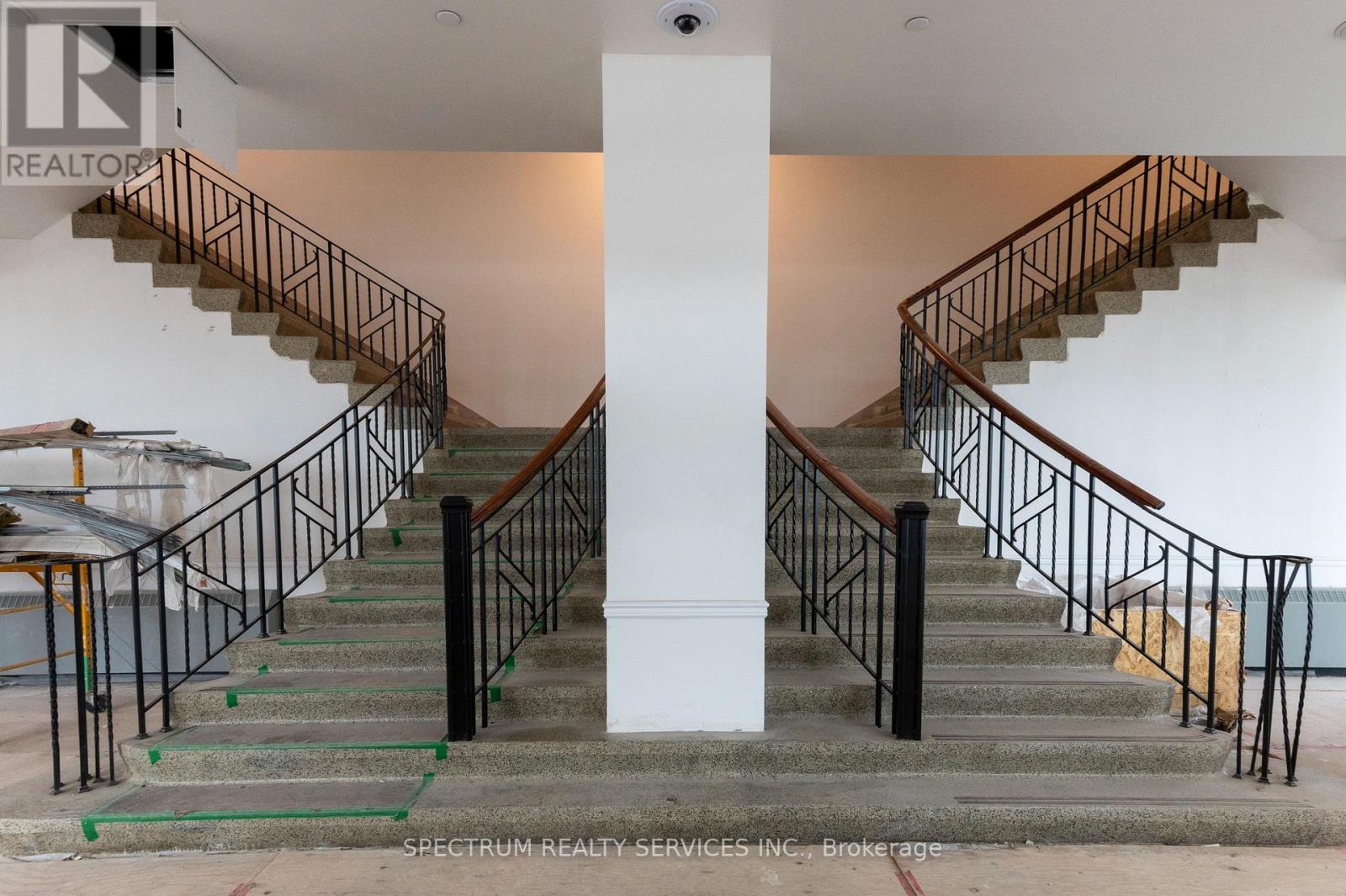 Lower - 1002 Weston Road, Toronto, Ontario  M6N 3S1 - Photo 20 - W12846162