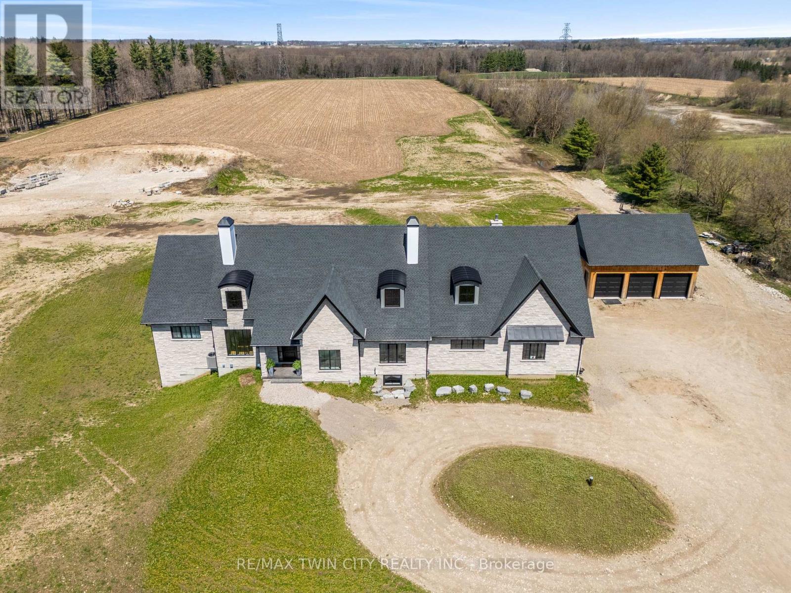 742 Country Squire Road, Waterloo, Ontario  N2J 4G8 - Photo 3 - X13054780