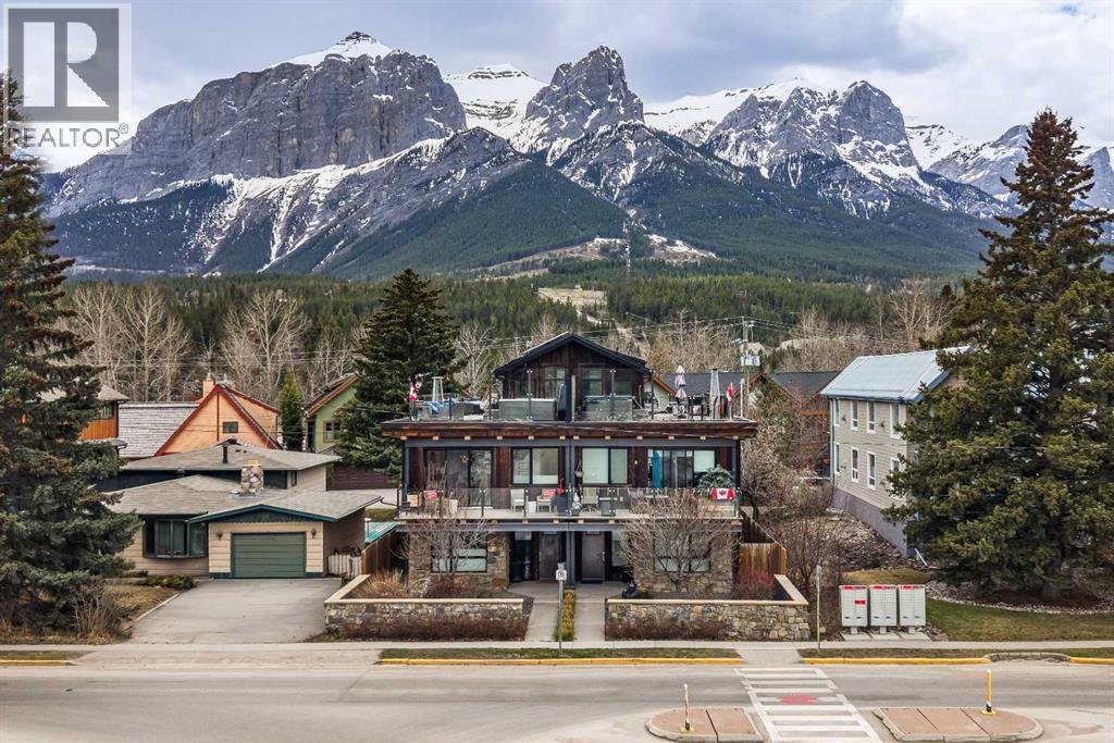 700 8 Avenue, Canmore, Alberta  T1W 2E3 - Photo 2 - A2305233