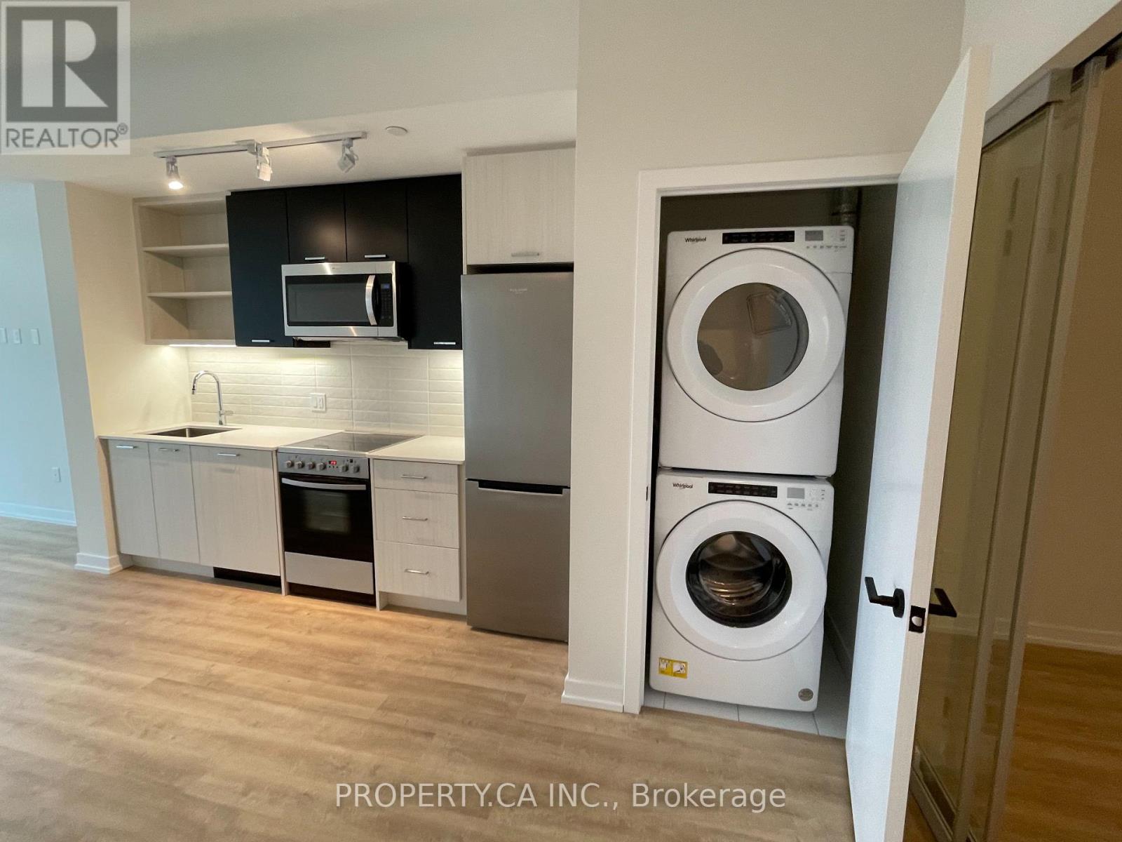 325 - 2300 St. Clair Avenue W, Toronto, Ontario  M6N 1K8 - Photo 2 - W13068320