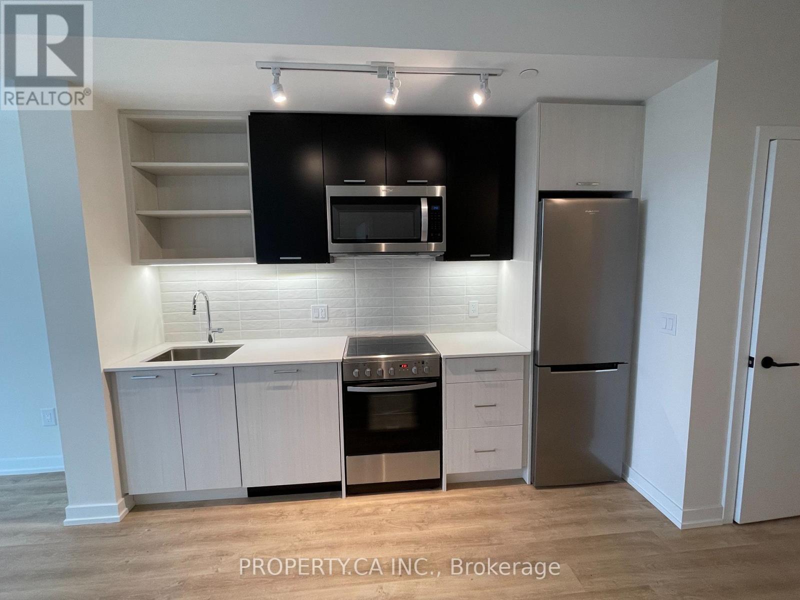 325 - 2300 St. Clair Avenue W, Toronto, Ontario  M6N 1K8 - Photo 3 - W13068320