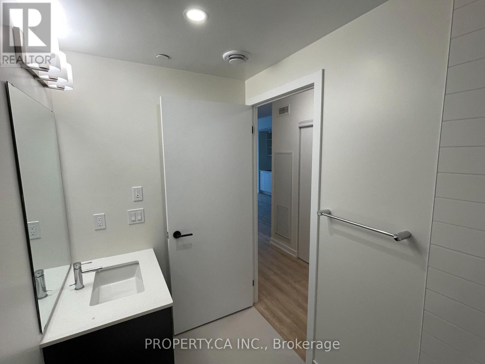325 - 2300 St. Clair Avenue W, Toronto, Ontario  M6N 1K8 - Photo 7 - W13068320