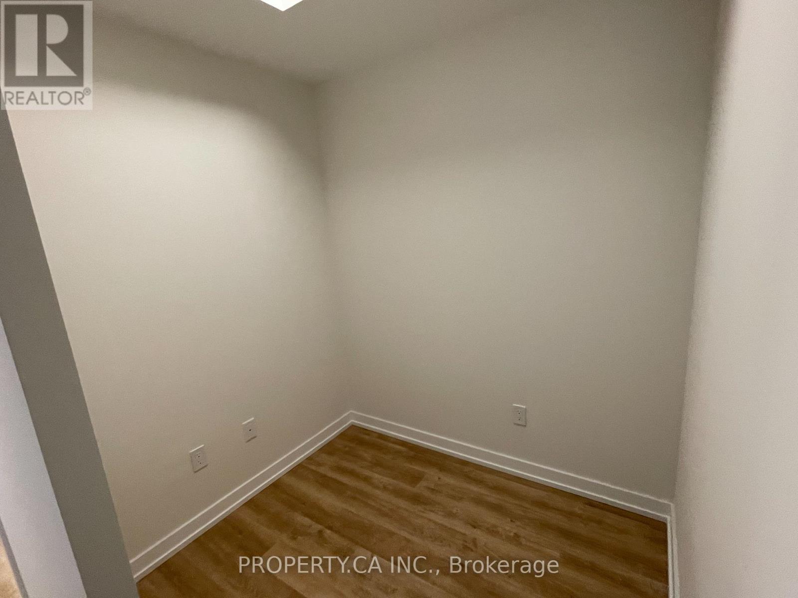 325 - 2300 St. Clair Avenue W, Toronto, Ontario  M6N 1K8 - Photo 9 - W13068320