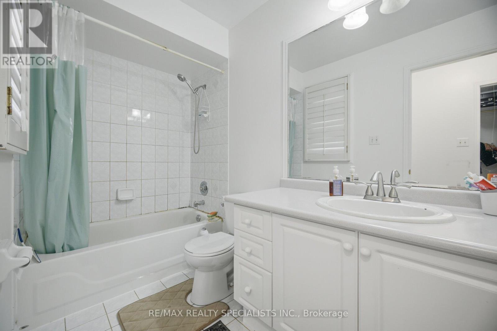 64 Dolphin Song Crescent, Brampton, Ontario  L6R 2A7 - Photo 10 - W13068346