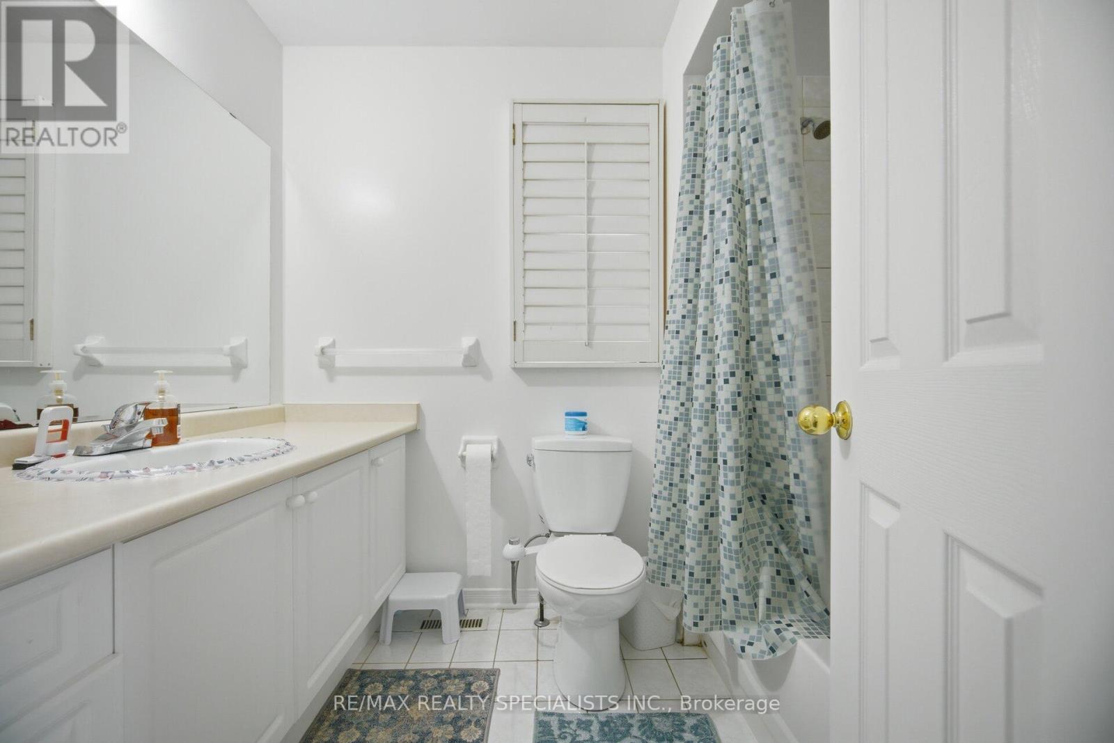 64 Dolphin Song Crescent, Brampton, Ontario  L6R 2A7 - Photo 12 - W13068346