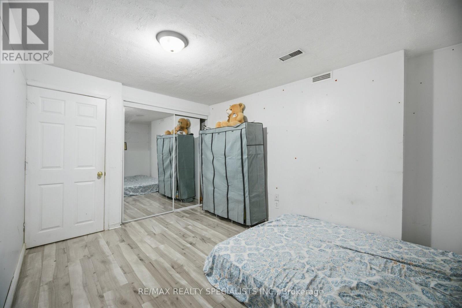 64 Dolphin Song Crescent, Brampton, Ontario  L6R 2A7 - Photo 14 - W13068346