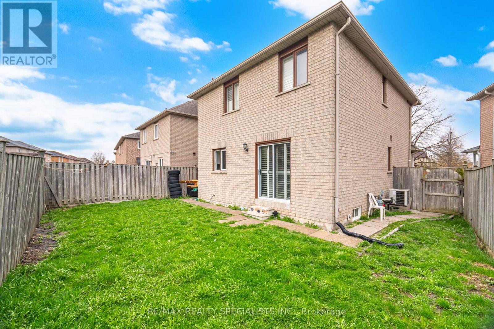 64 Dolphin Song Crescent, Brampton, Ontario  L6R 2A7 - Photo 16 - W13068346
