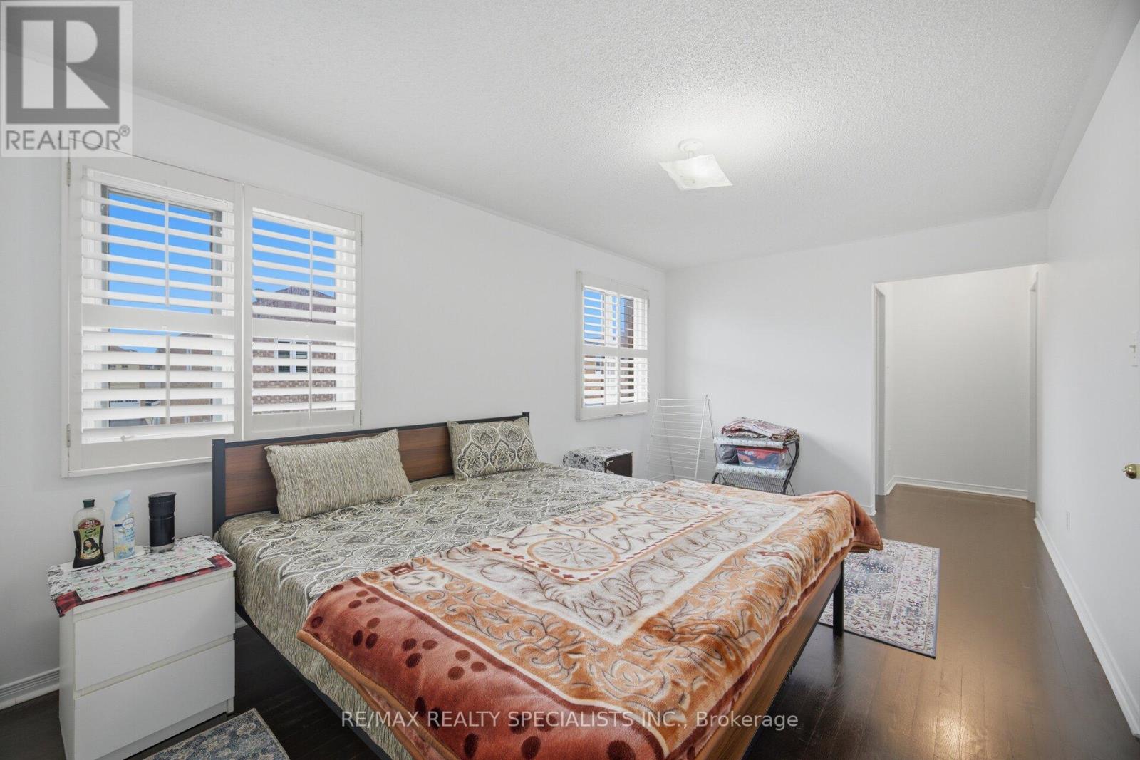 64 Dolphin Song Crescent, Brampton, Ontario  L6R 2A7 - Photo 8 - W13068346