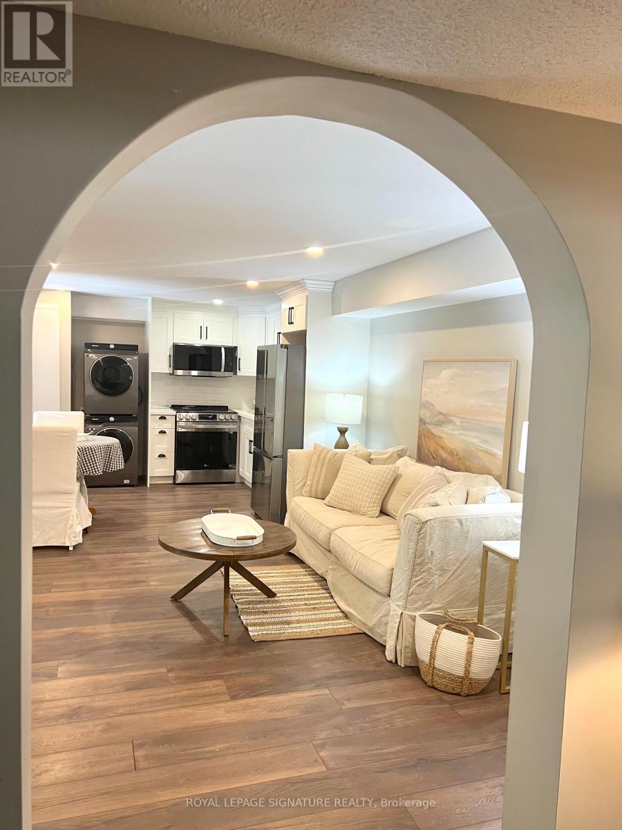 Lower Level - 964 Albertson Crescent, Mississauga, Ontario  L5H 3C7 - Photo 2 - W13068392