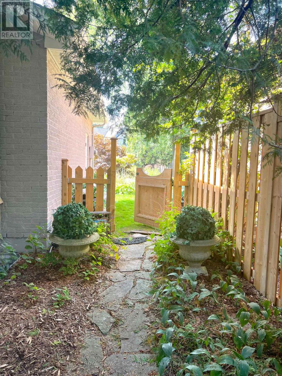 Lower Level - 964 Albertson Crescent, Mississauga, Ontario  L5H 3C7 - Photo 25 - W13068392