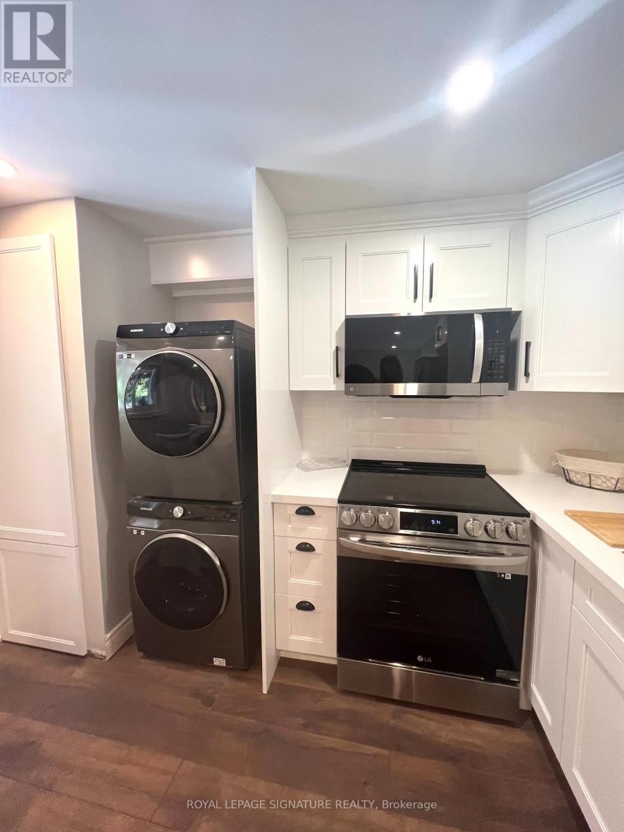 Lower Level - 964 Albertson Crescent, Mississauga, Ontario  L5H 3C7 - Photo 7 - W13068392