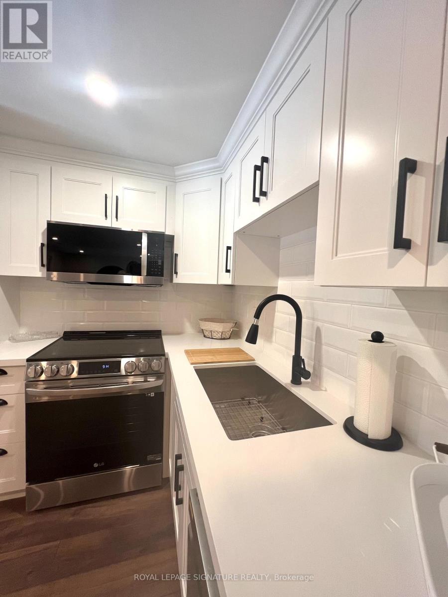 Lower Level - 964 Albertson Crescent, Mississauga, Ontario  L5H 3C7 - Photo 8 - W13068392