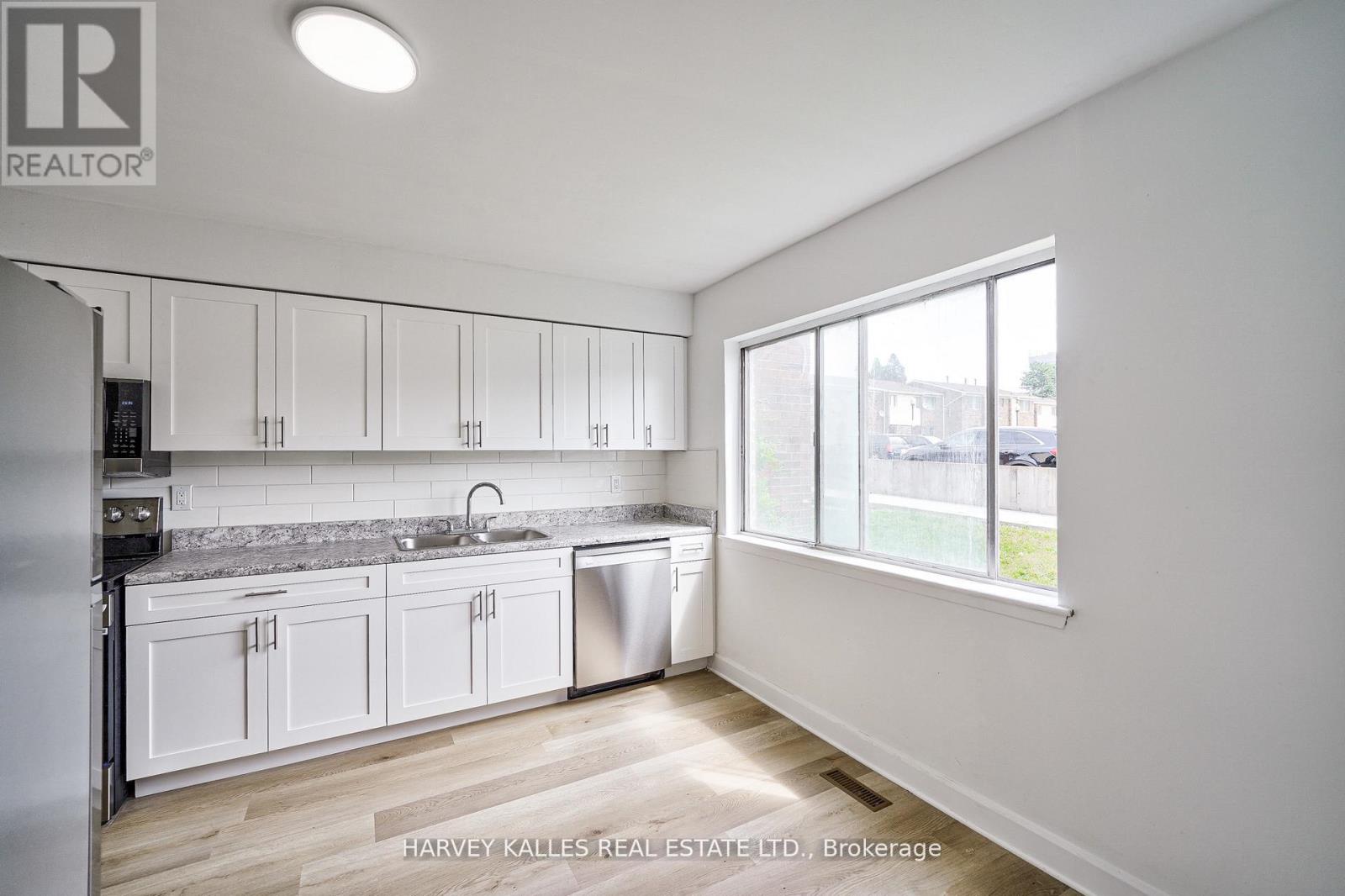 Th102 - 2012 Sheppard Avenue W, Toronto, Ontario  M3N 1A2 - Photo 8 - W13068440