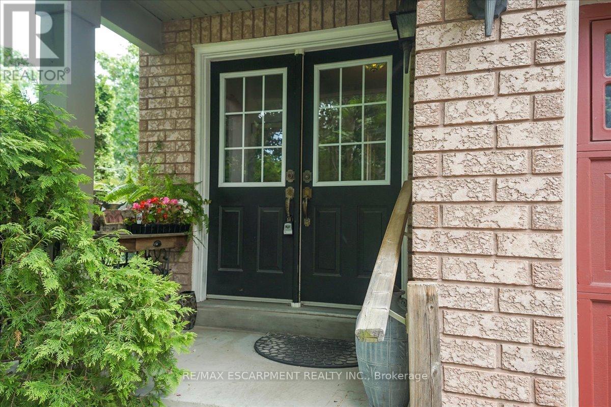 5224 Thornburn Drive, Burlington, Ontario  L7L 6R4 - Photo 2 - W13068464