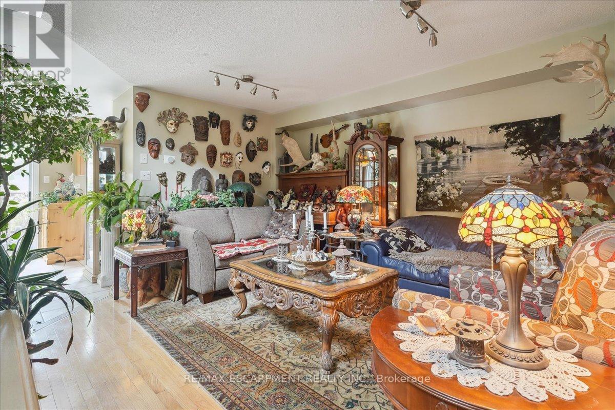 5224 Thornburn Drive, Burlington, Ontario  L7L 6R4 - Photo 6 - W13068464
