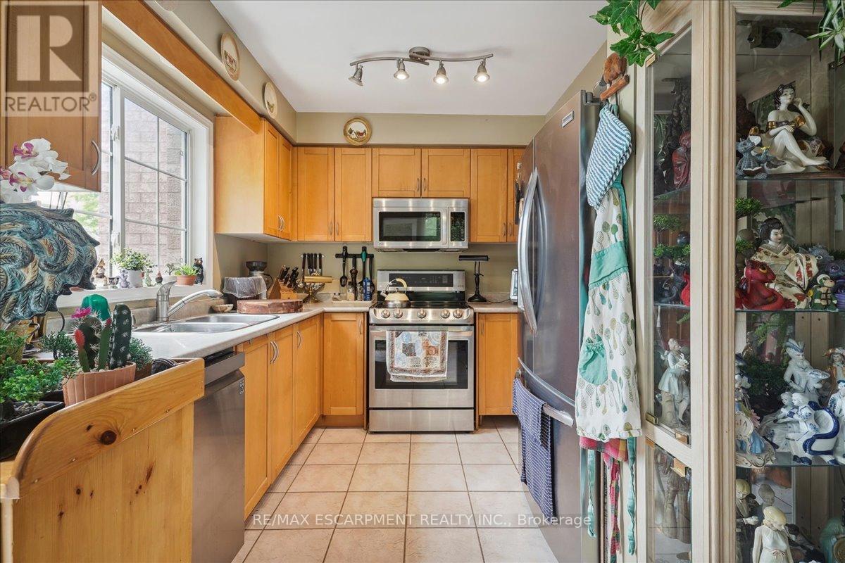 5224 Thornburn Drive, Burlington, Ontario  L7L 6R4 - Photo 8 - W13068464