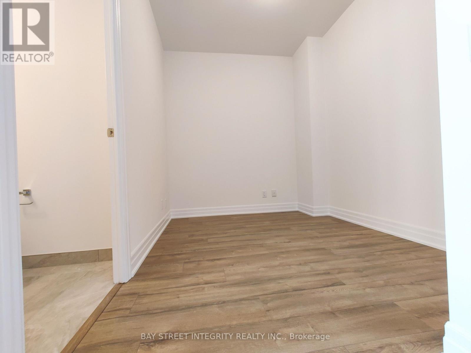 2008 - 36 Elm Drive W, Mississauga, Ontario  L5B 0N3 - Photo 11 - W13068472