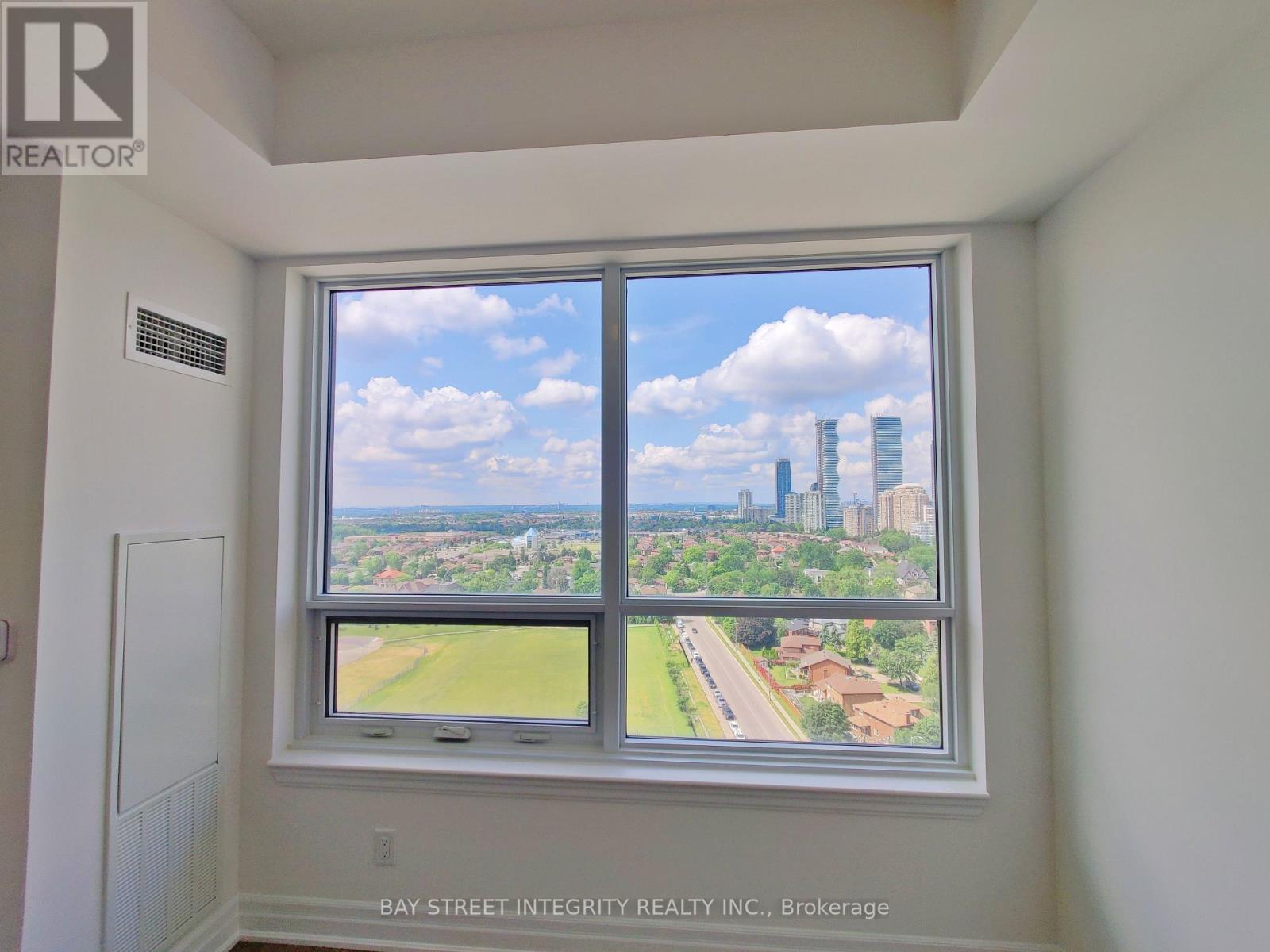 2008 - 36 Elm Drive W, Mississauga, Ontario  L5B 0N3 - Photo 3 - W13068472