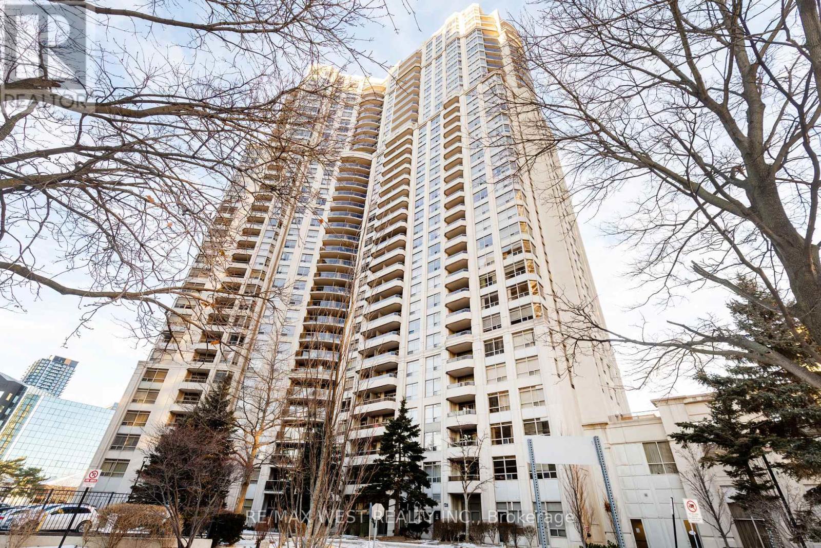 902 - 35 Kingsbridge Garden Circle, Mississauga, Ontario  L5R 3Z5 - Photo 1 - W13068564