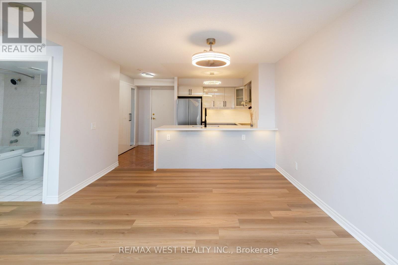 902 - 35 Kingsbridge Garden Circle, Mississauga, Ontario  L5R 3Z5 - Photo 17 - W13068564